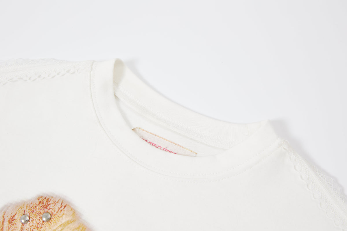 "Petit Faim" T-Shirt by Sultry Virgin