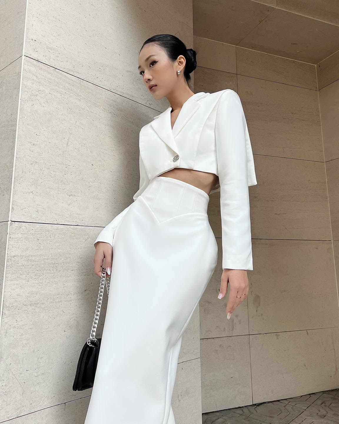White Cropped Blazer by Keira Tong