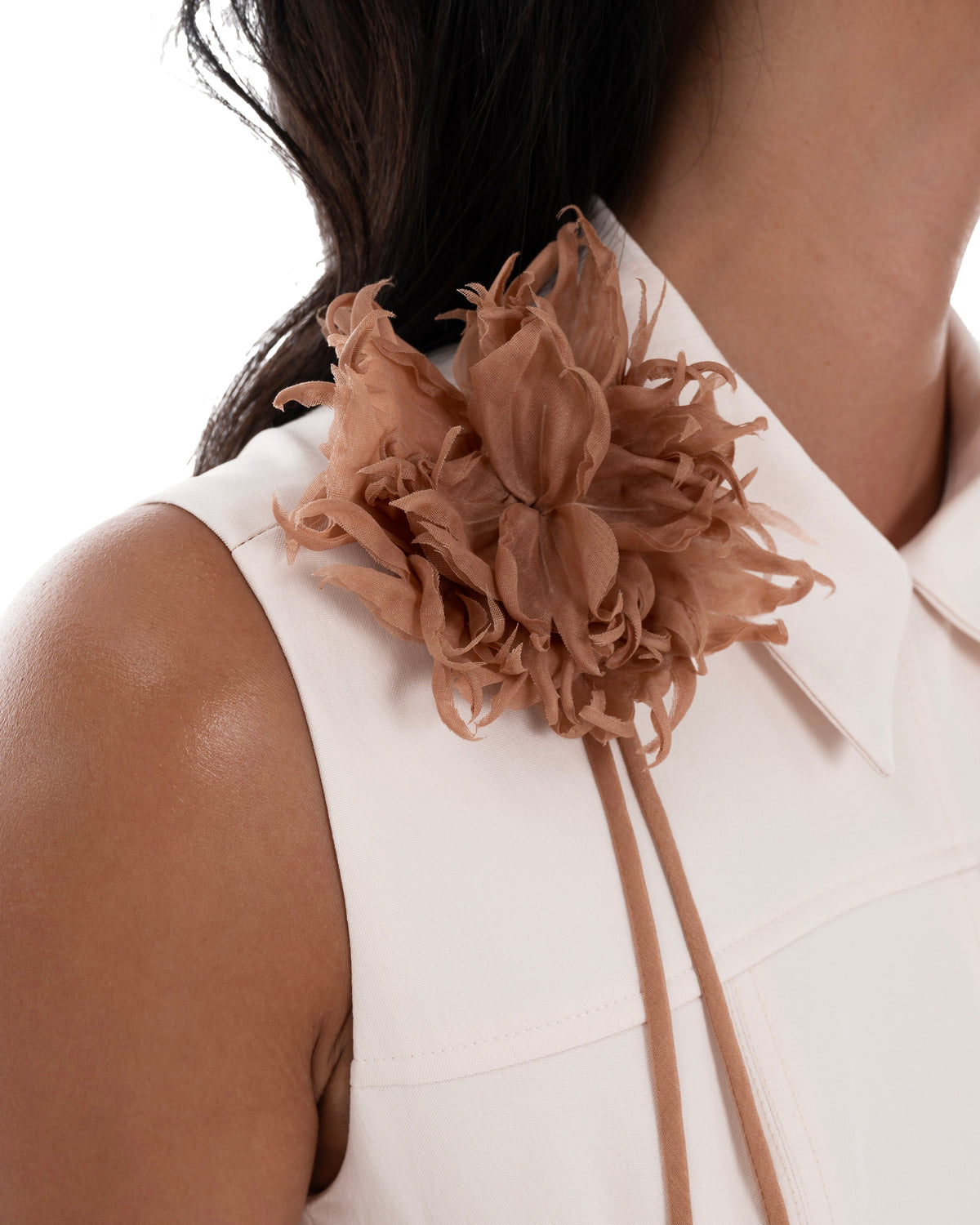 Joan Dress with Flower Pin - Beige by Huelleyrose