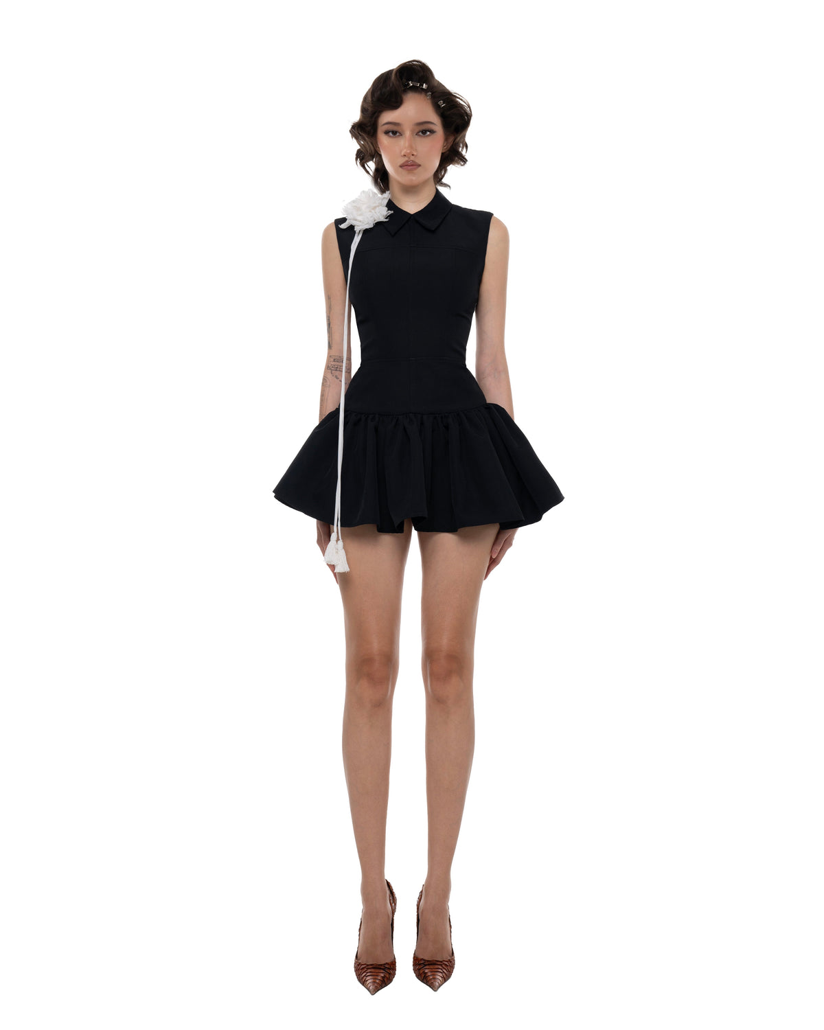 Joan Dress with Flower Pin - Black by Huelleyrose