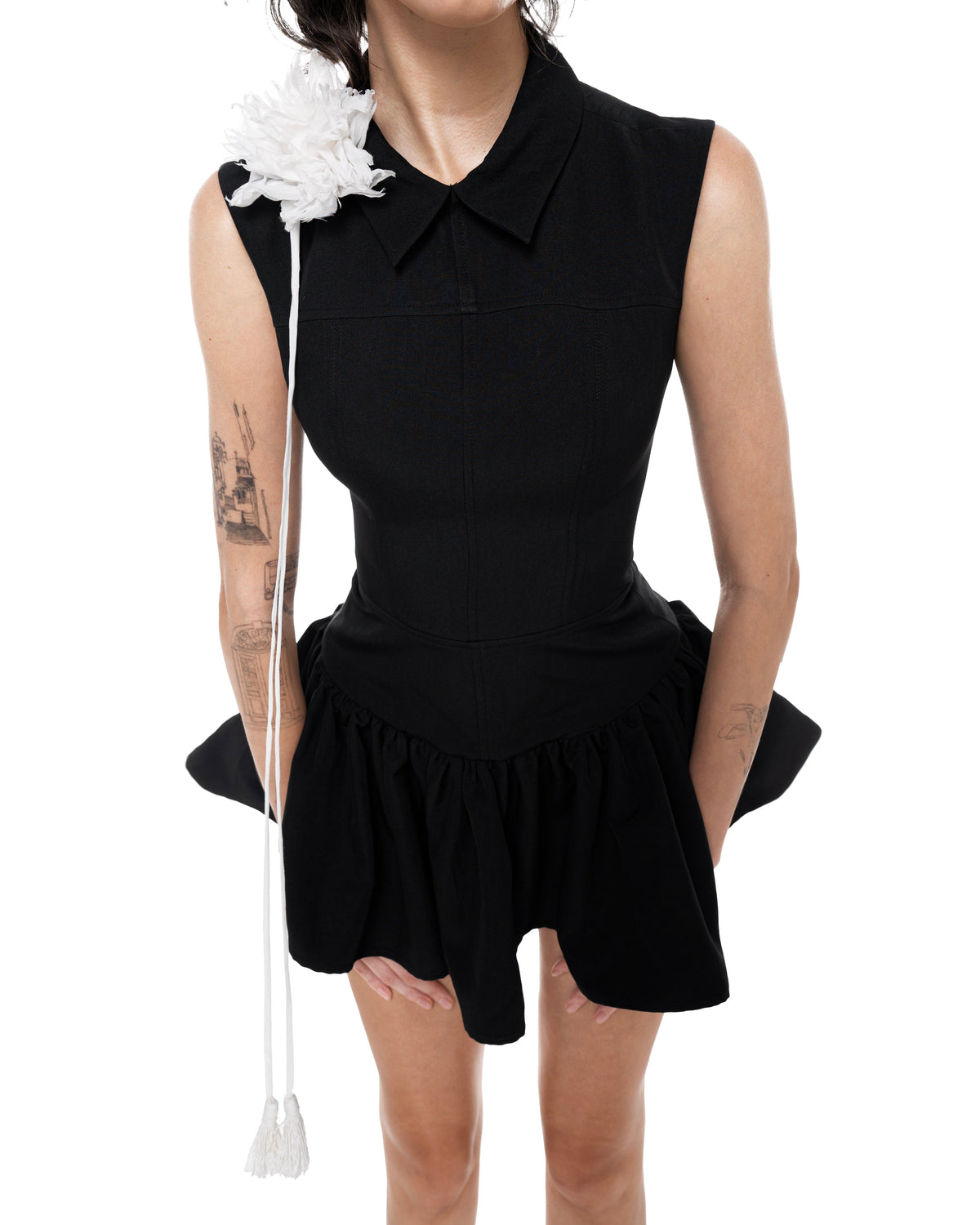 Joan Dress with Flower Pin - Black by Huelleyrose