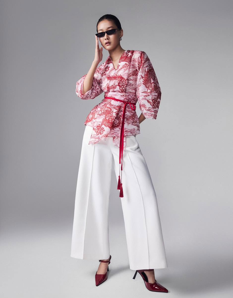 Vĩ Top - Red by Keira Tong