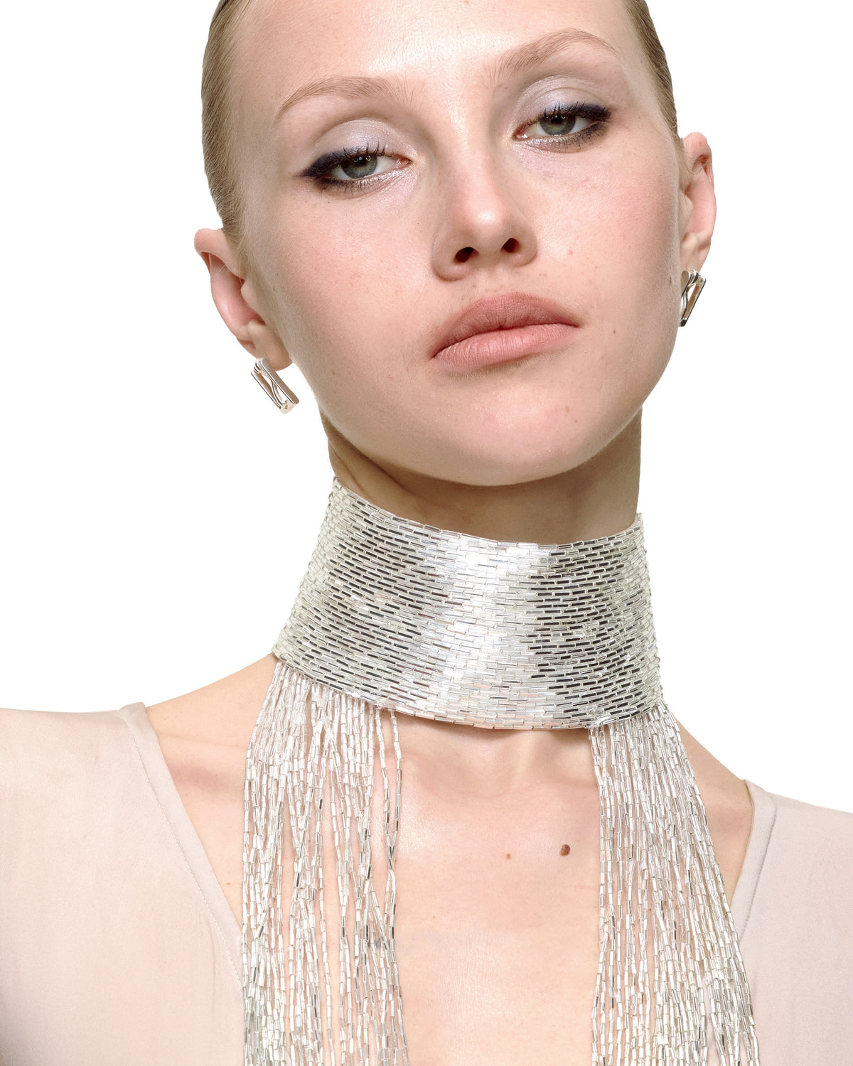 NOCTURNA CHOKER (WHITE) by BUPBES