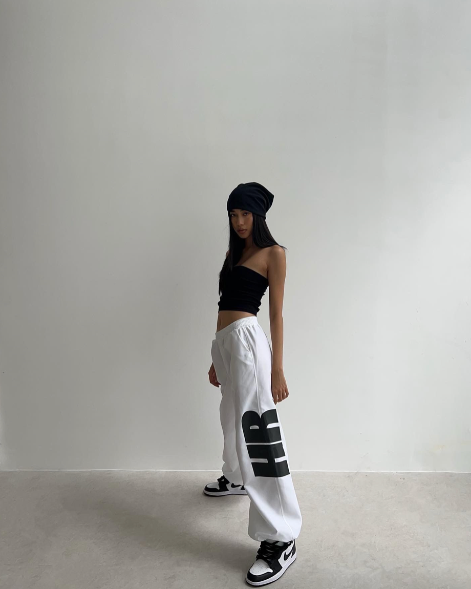 HR WHITE PANTS by Huelleyrose