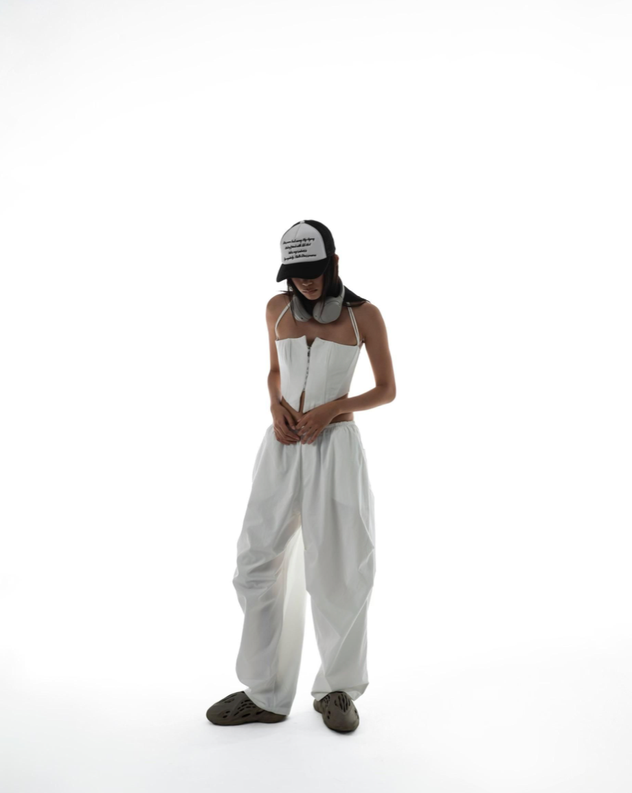 KHAKI WHITE PANTS by Huelleyrose