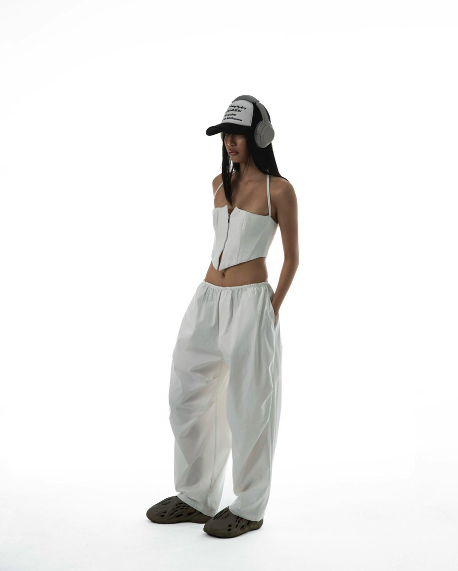 KHAKI WHITE PANTS by Huelleyrose