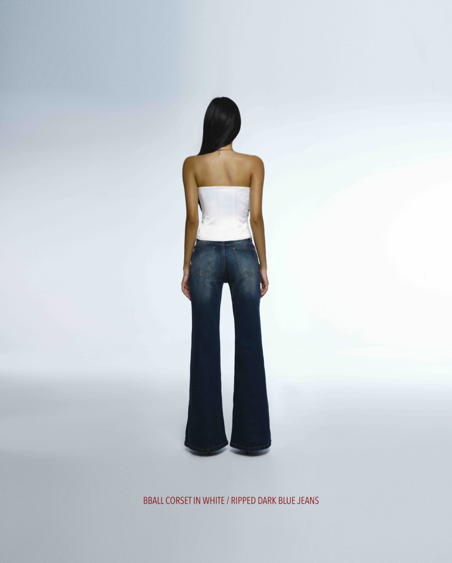 RIPPED DARK BLUE JEANS by Huelleyrose