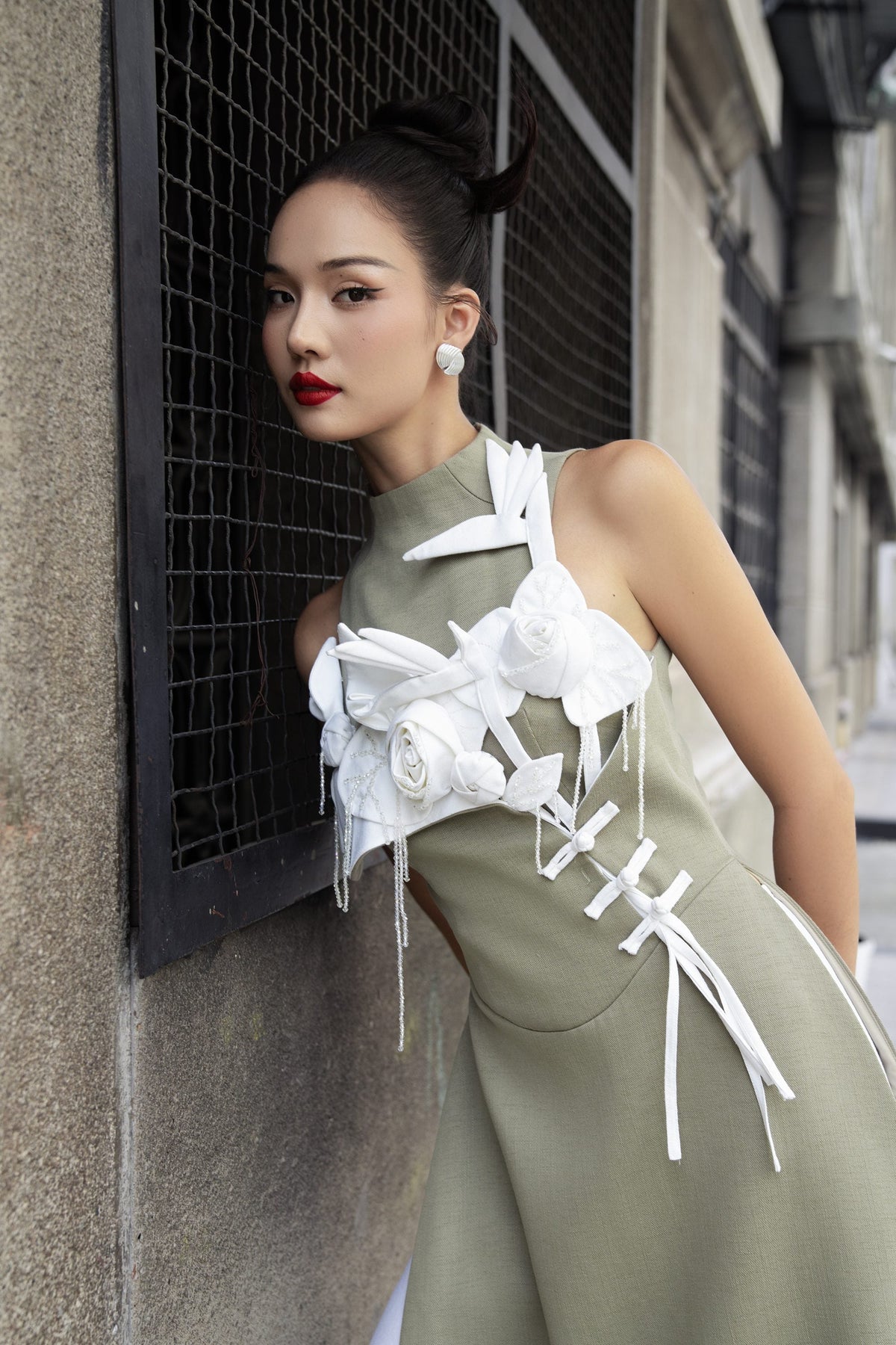 Ao Dai "Bạch Uyển" by Keira Tong