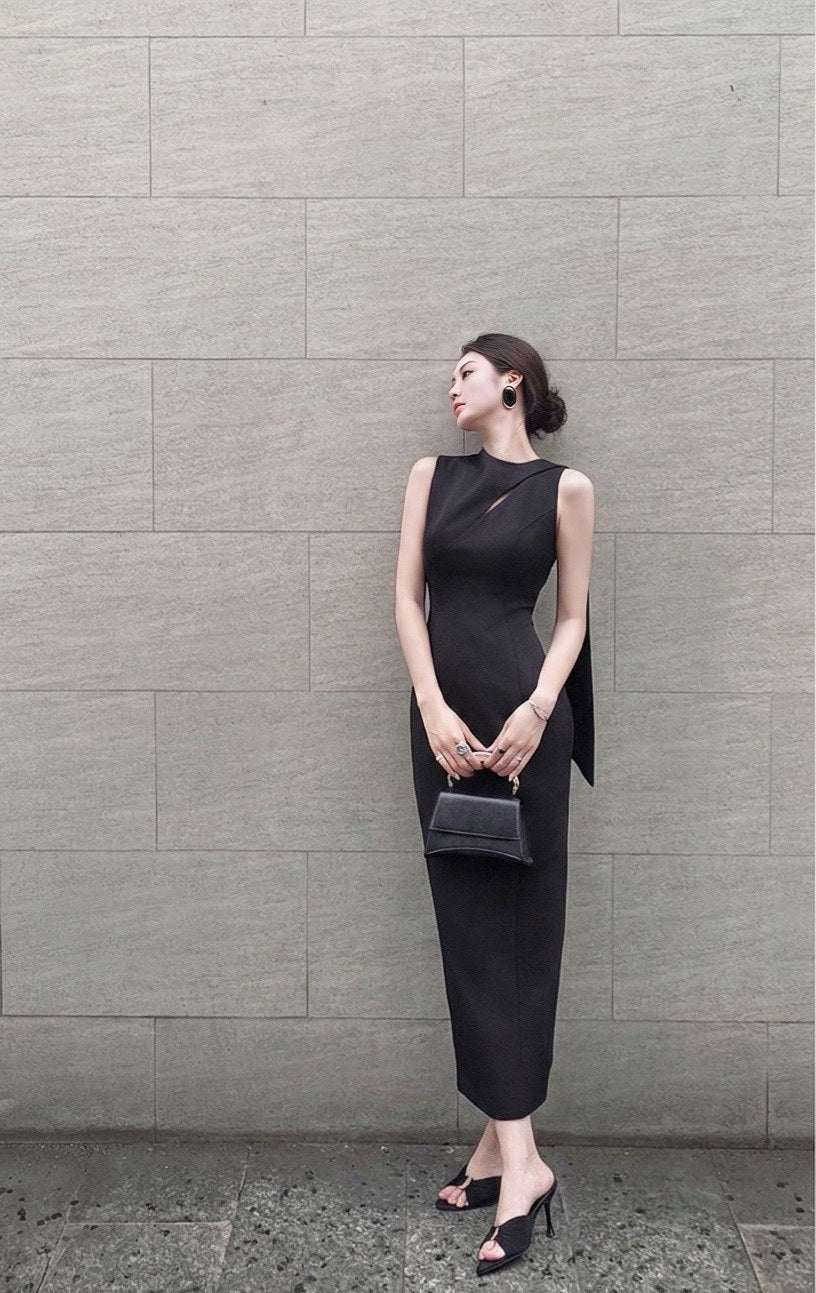 Black Scarf Sleeveless Dress by Keira Tong