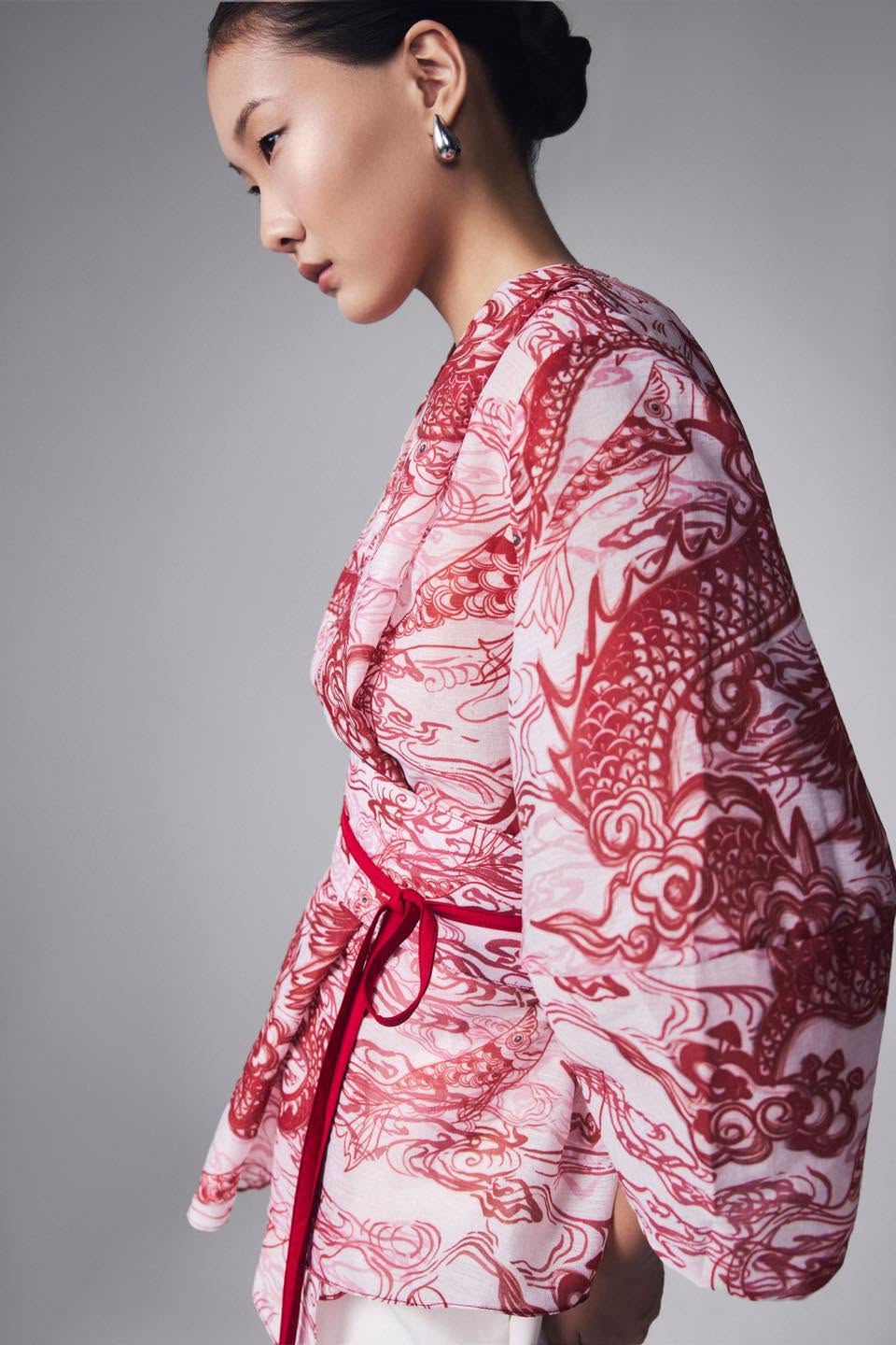 Vĩ Top - Red by Keira Tong