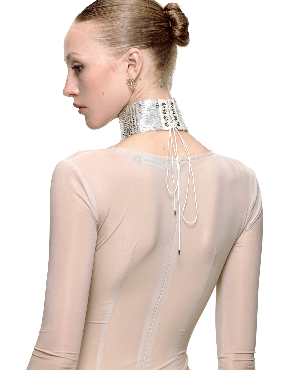 NOCTURNA CHOKER (WHITE) by BUPBES