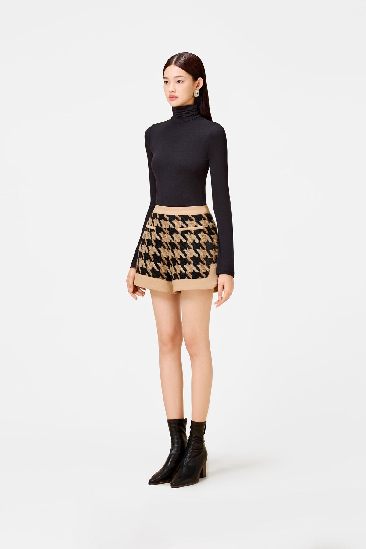 Black and Brown  Houndstooth Shorts by Montsand