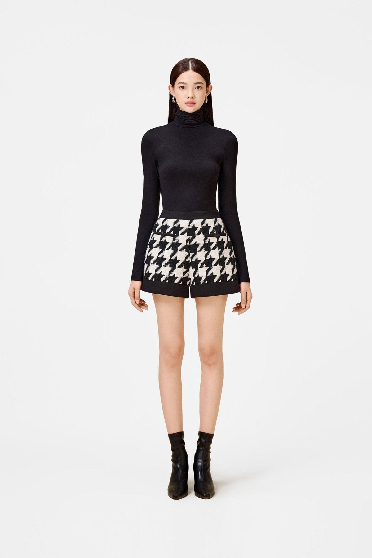 Black and White Houndstooth Shorts by Montsand