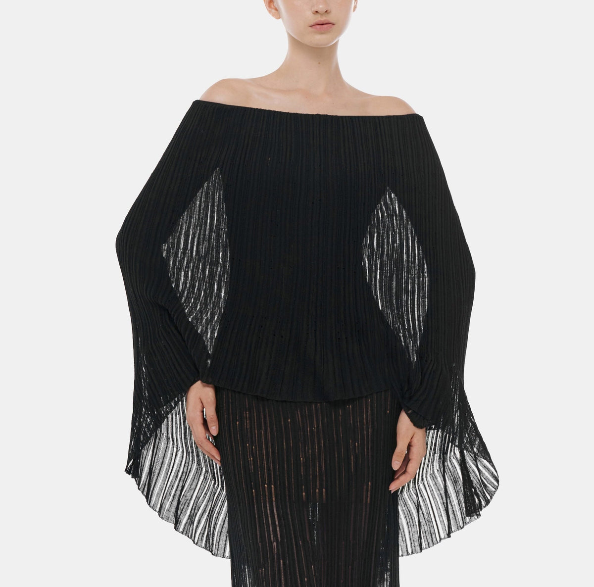 Black Off-Shoulder Pleated Midi Dress by Montsand