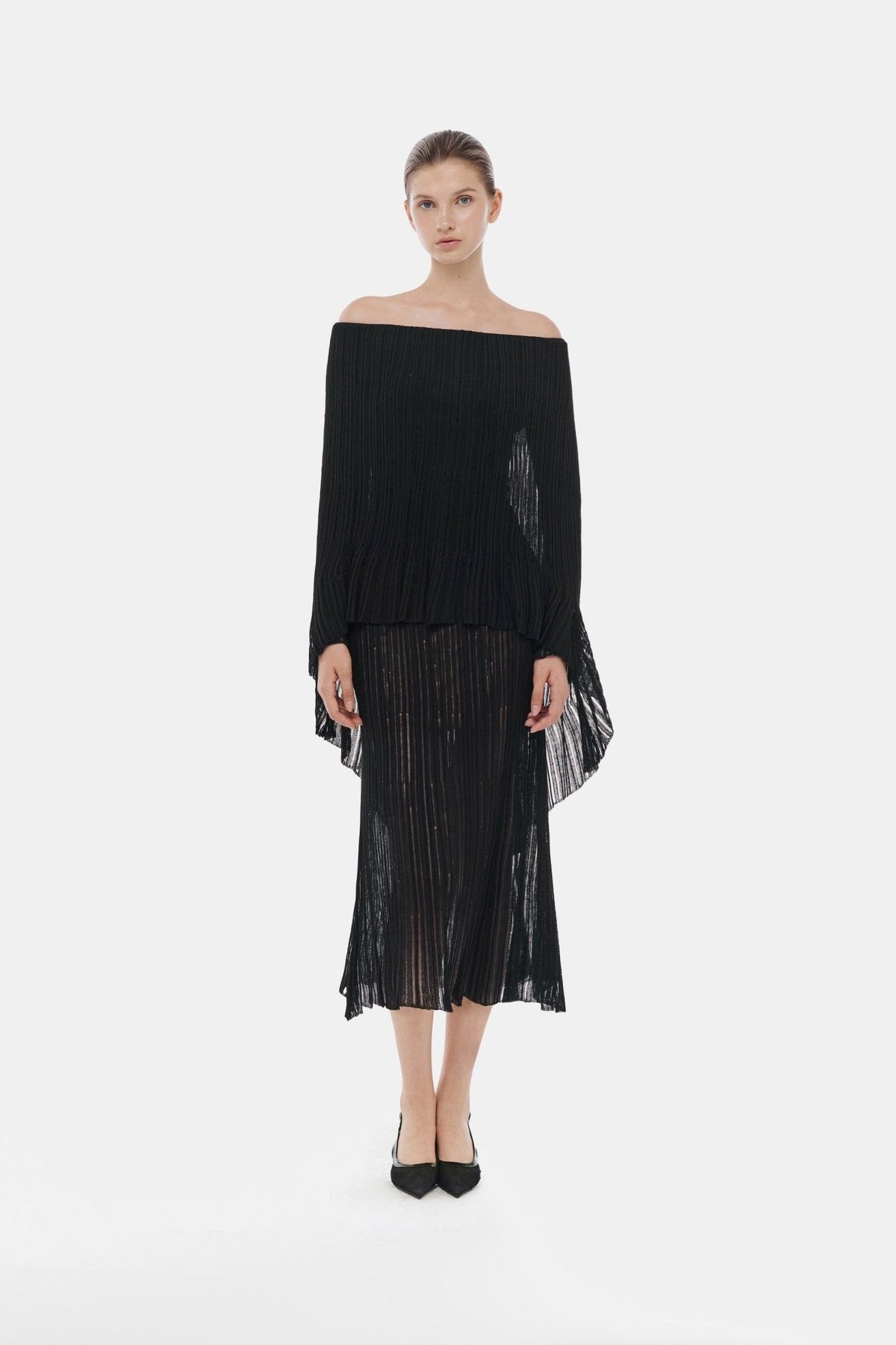Black Off-Shoulder Pleated Midi Dress by Montsand
