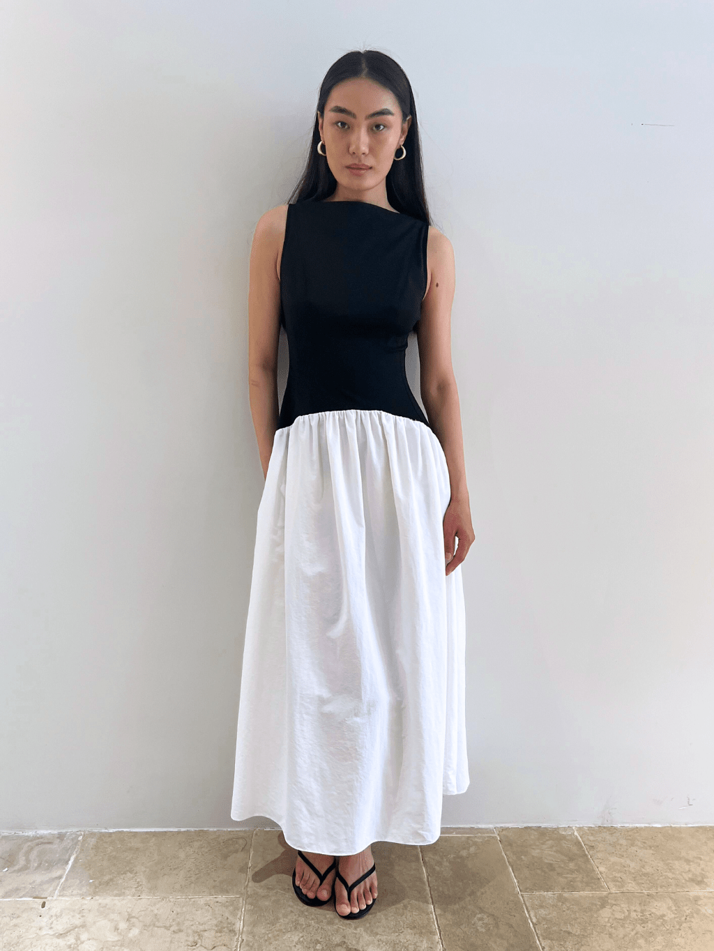 Black & White Sleeveless Contrast Dress by COCOSIN