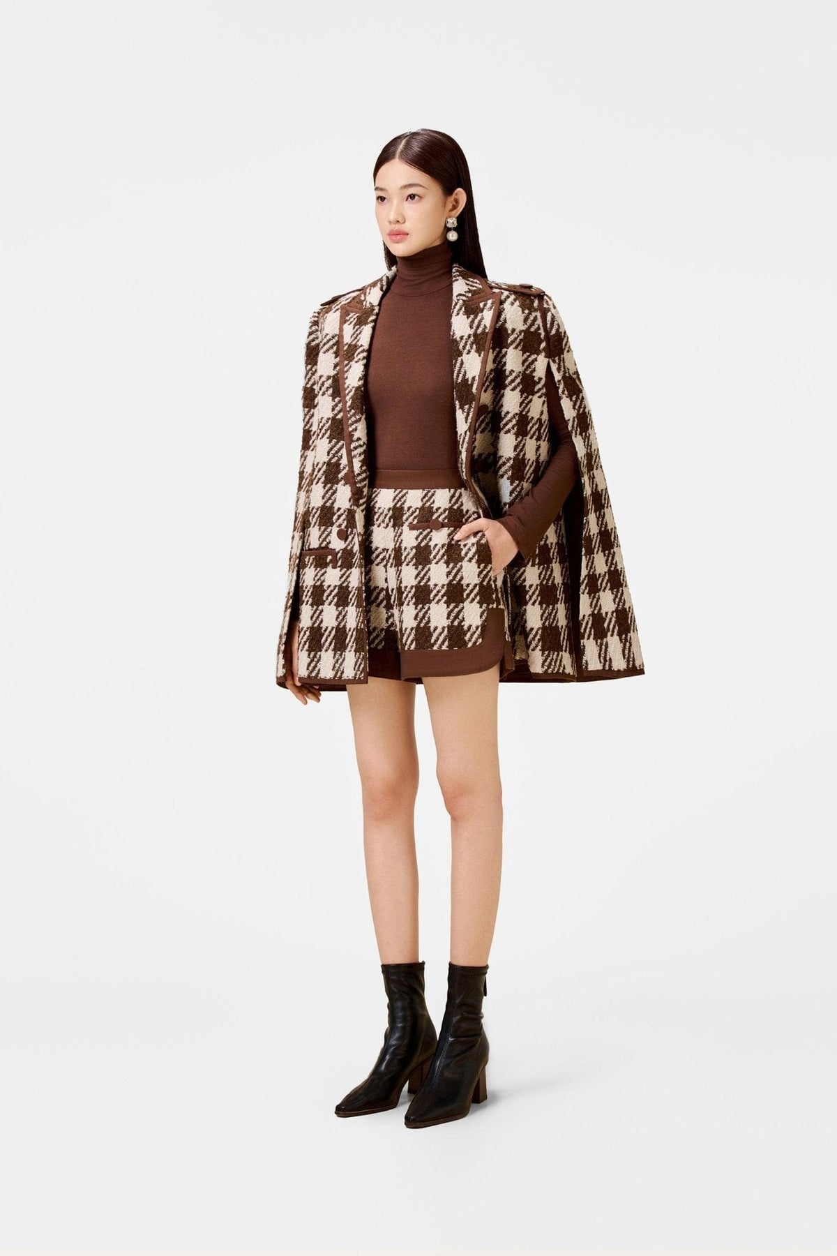 Brown Checkered Cape by Montsand