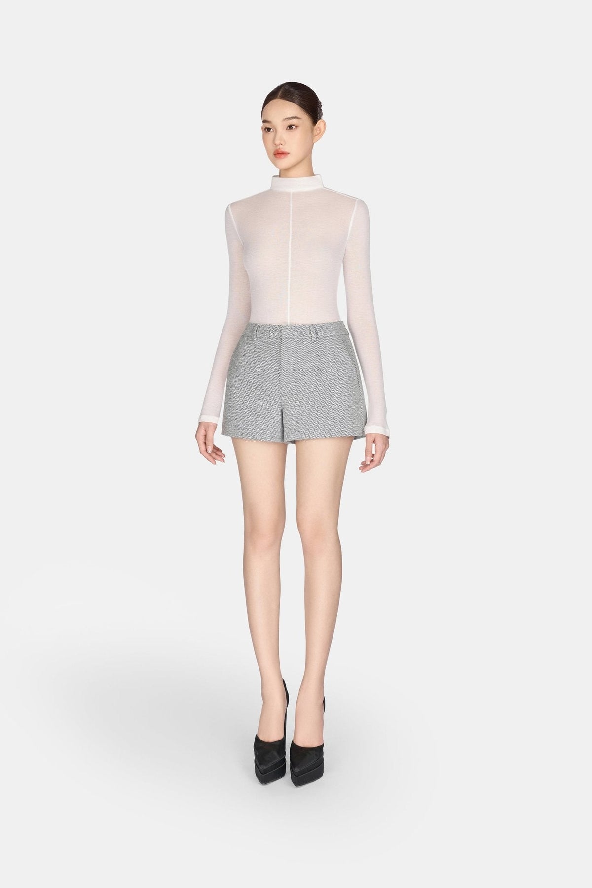 Grey Herringbone Shorts by Montsand