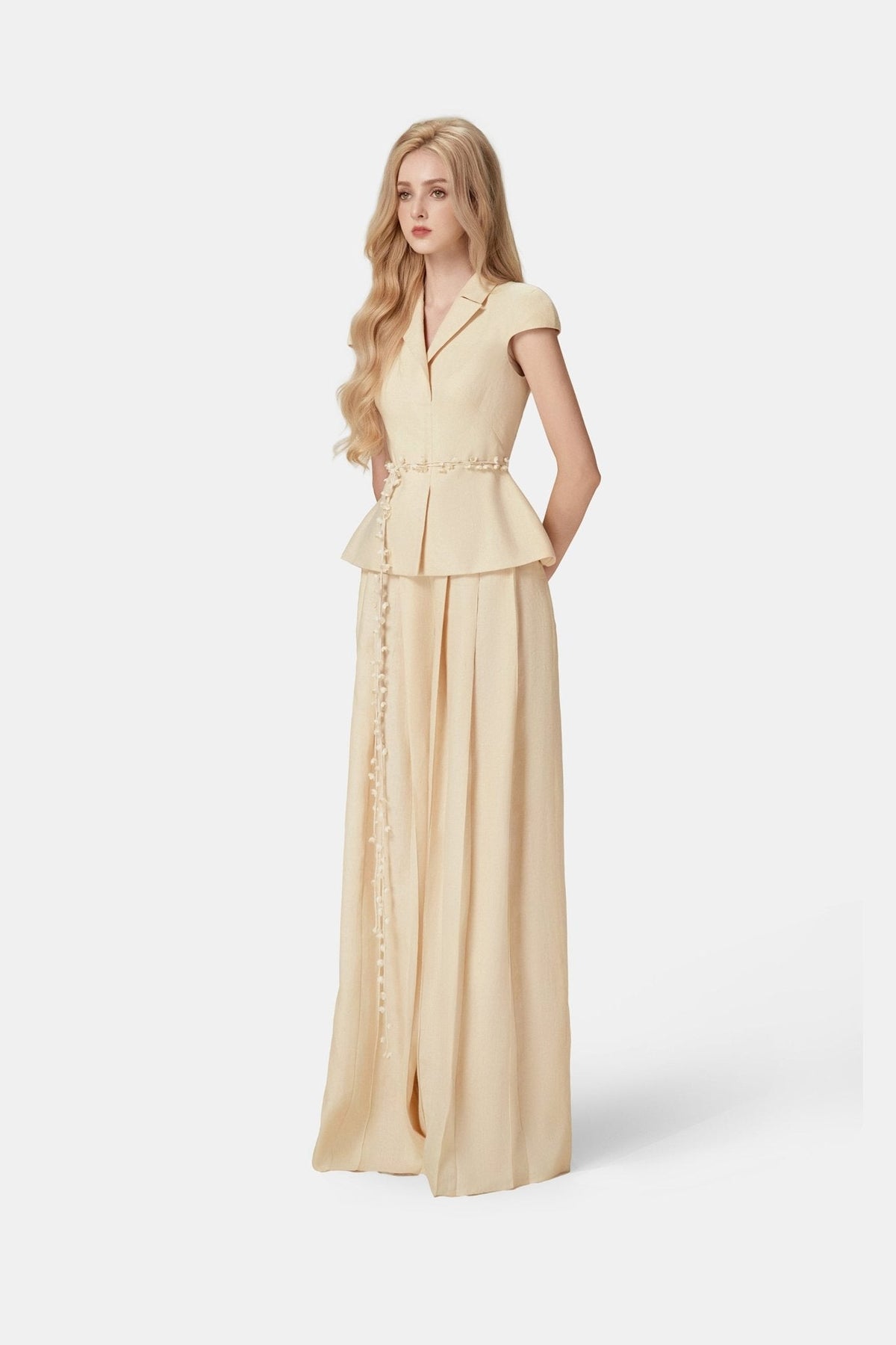 Linen Convallaria Blazer by Montsand