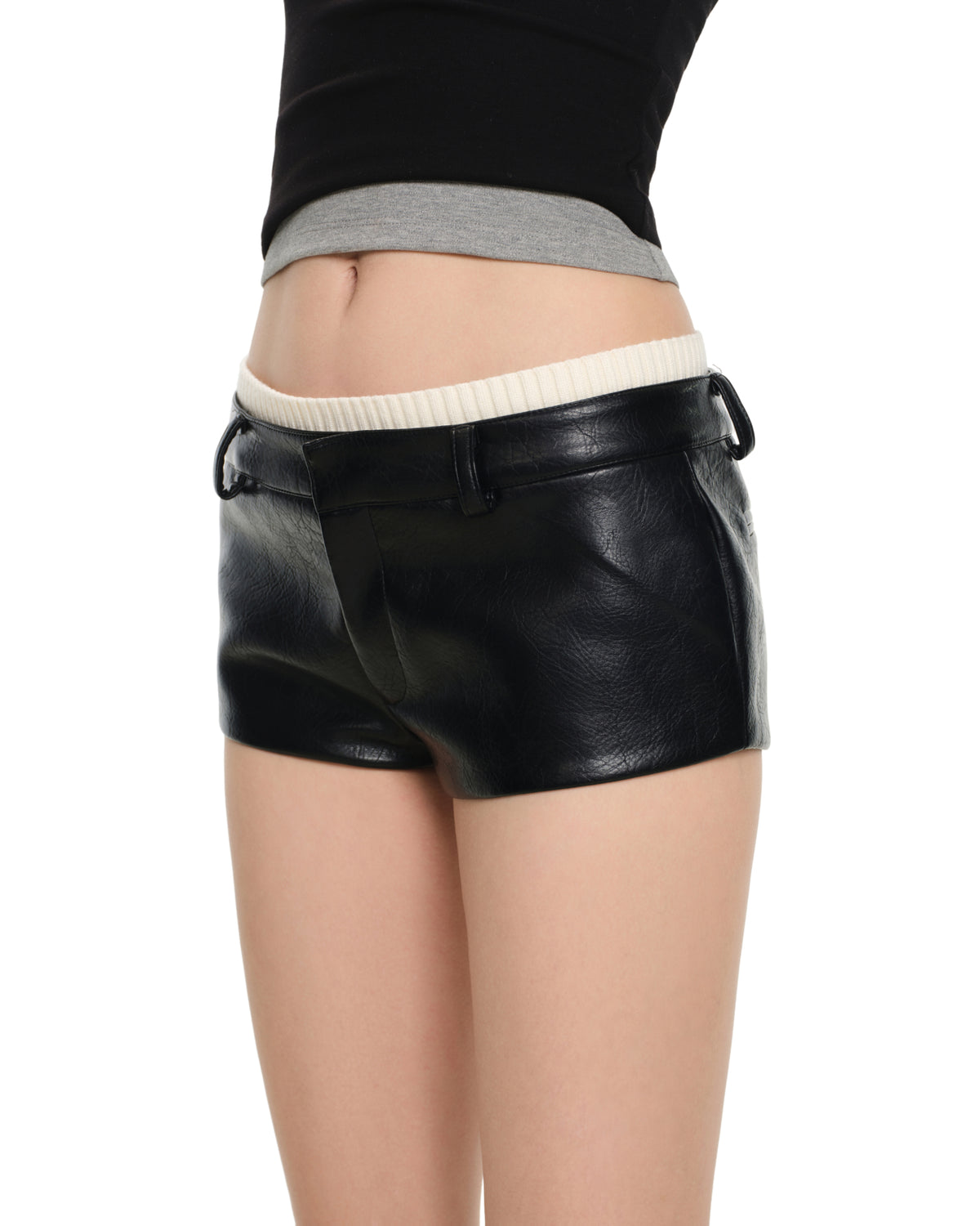Sie Shorts (Black) by LSOUL