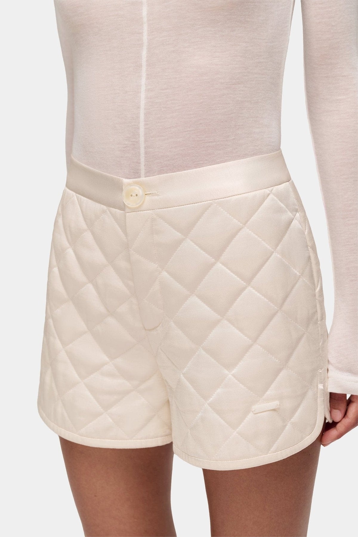 White Alice Short by Montsand