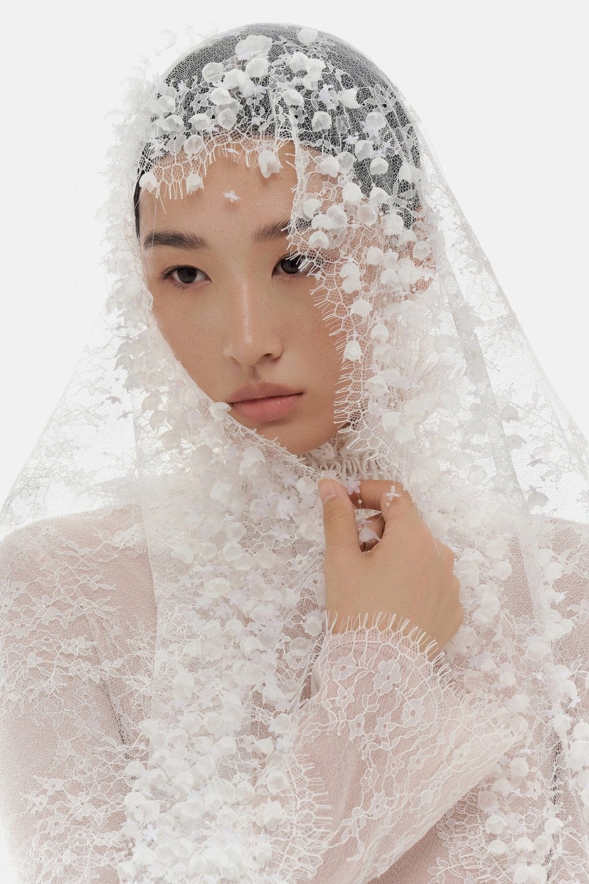 White Flowers Headscarf by Montsand